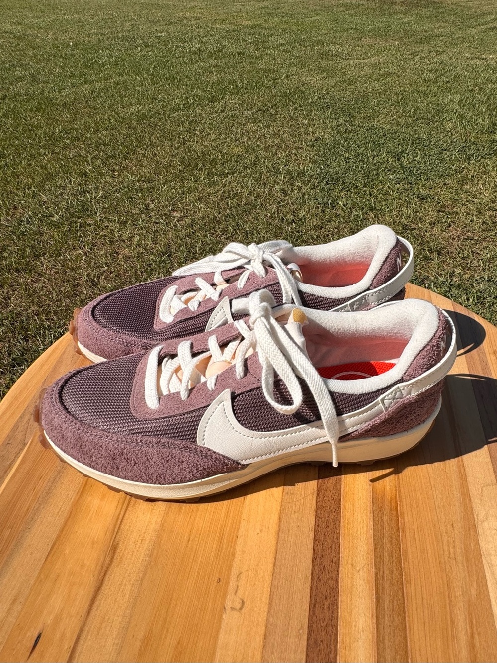 Ladies Nike White Swoosh Retro Runner in Mauve